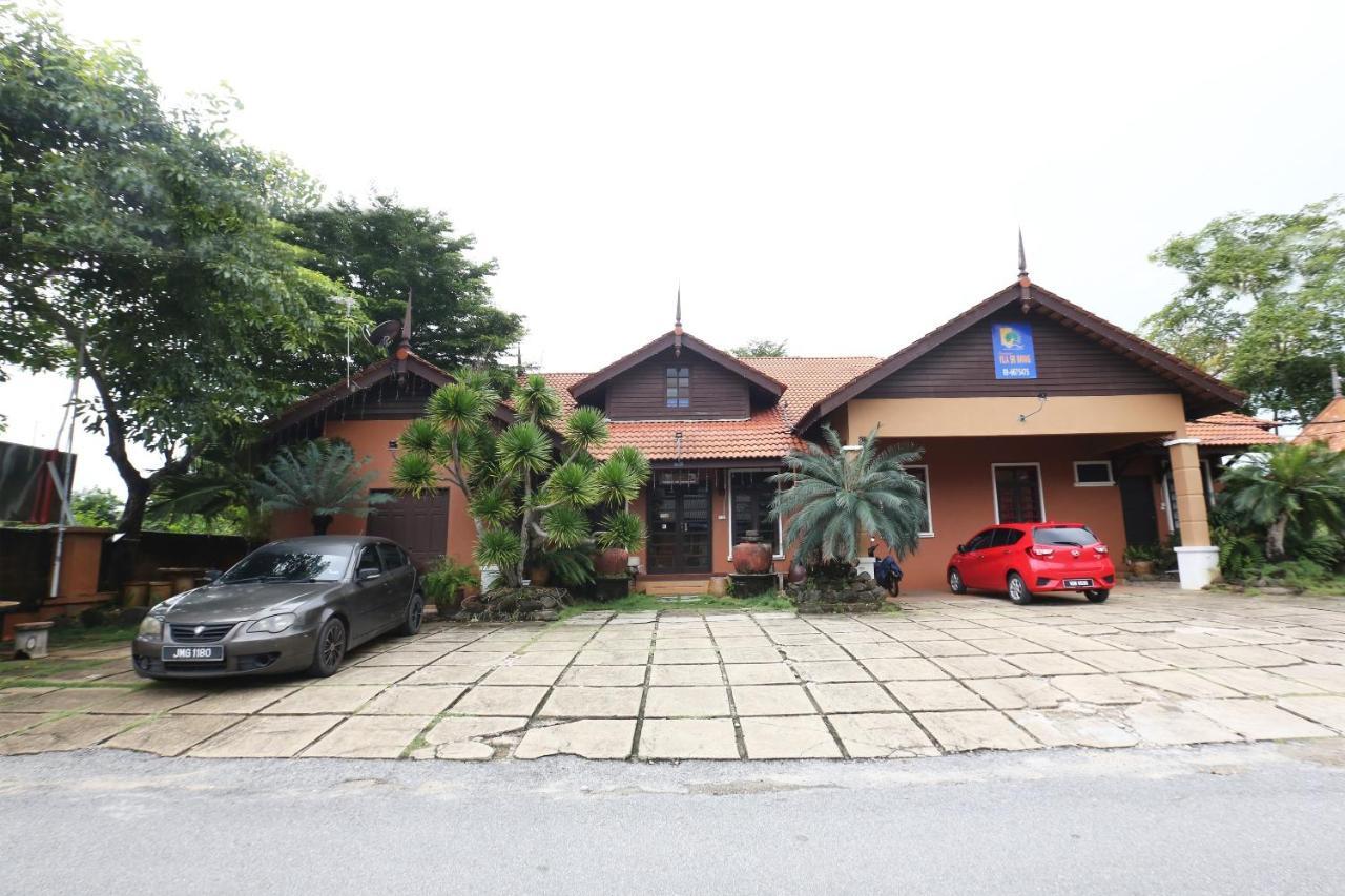 Oyo 89523 Villa Sri Mayang Kuala Terengganu Exterior photo